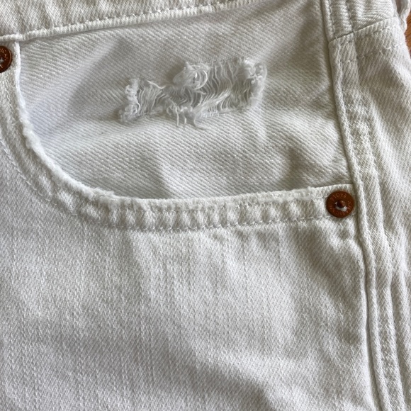 EUC American Eagle white denim distressed shorts - Picture 4 of 13